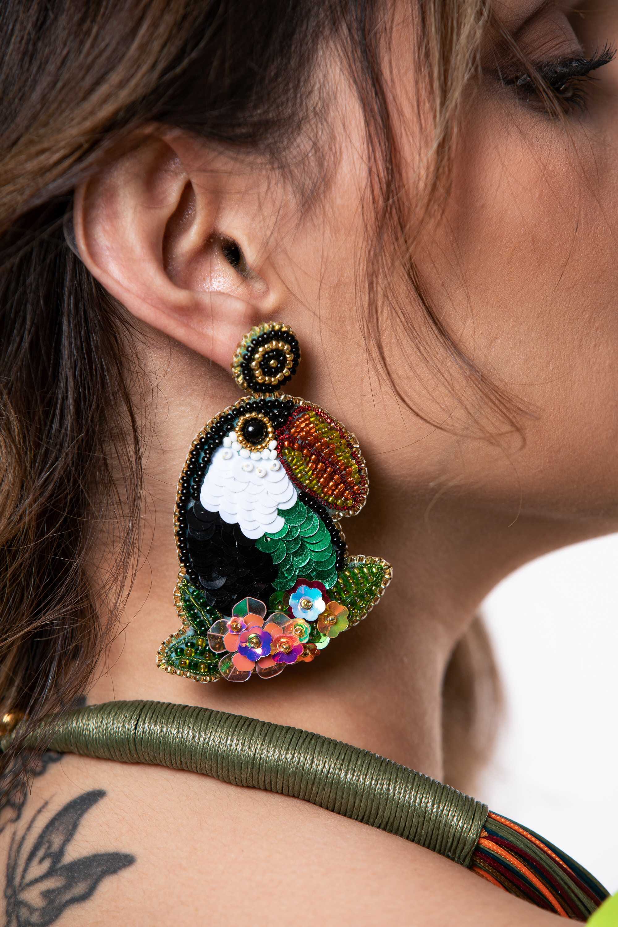 Pendientes en abalorios y lentejuelas