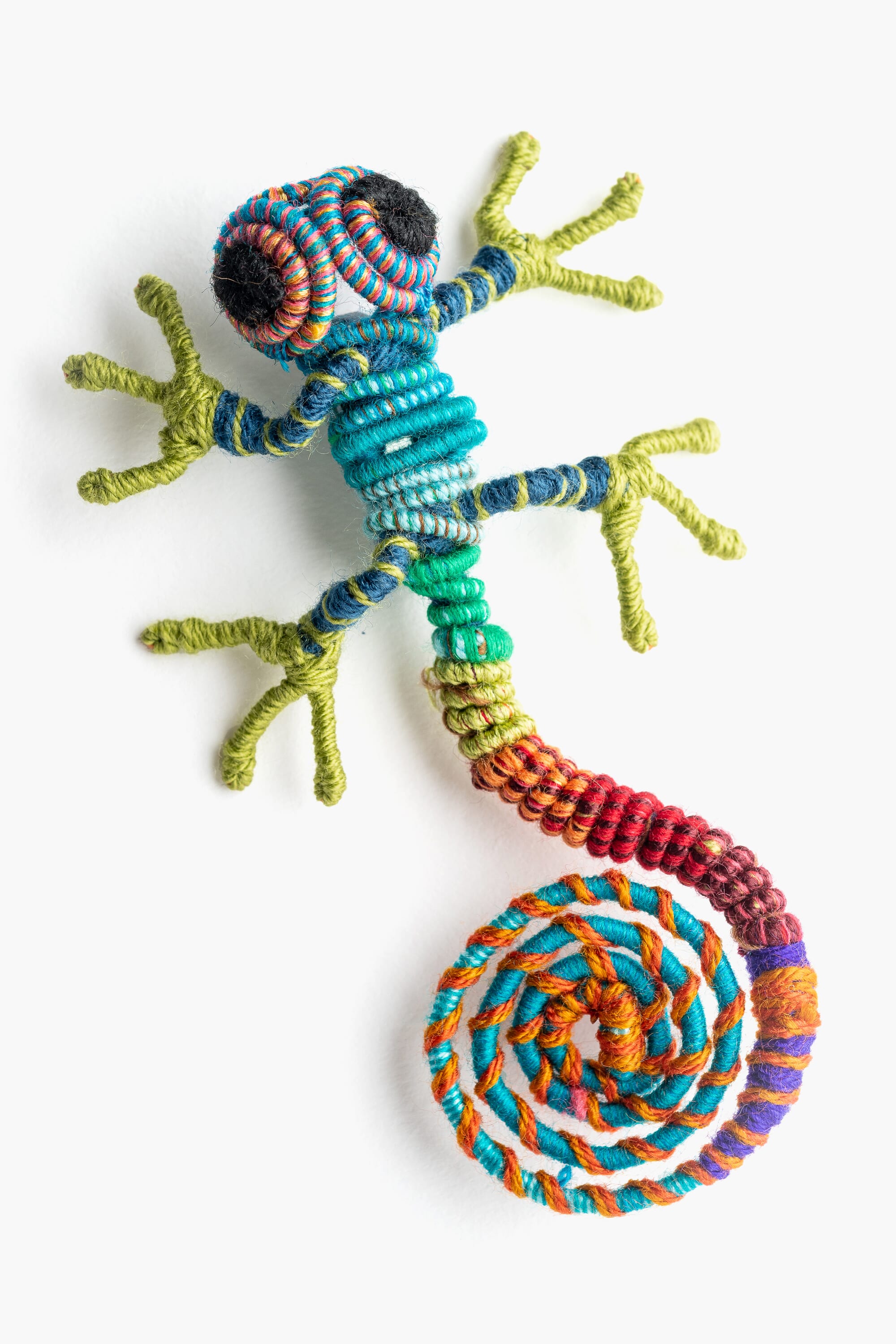 Broche en escultura textil