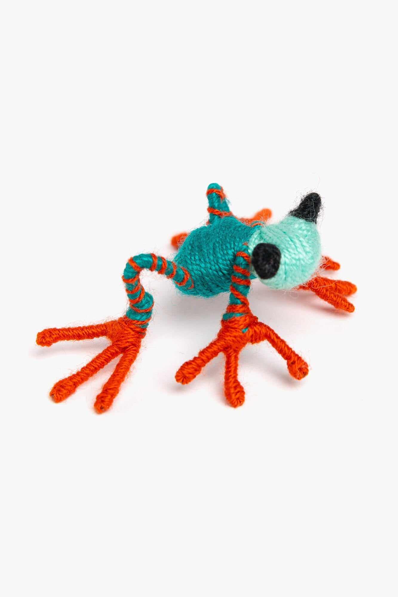 Broche en escultura textil