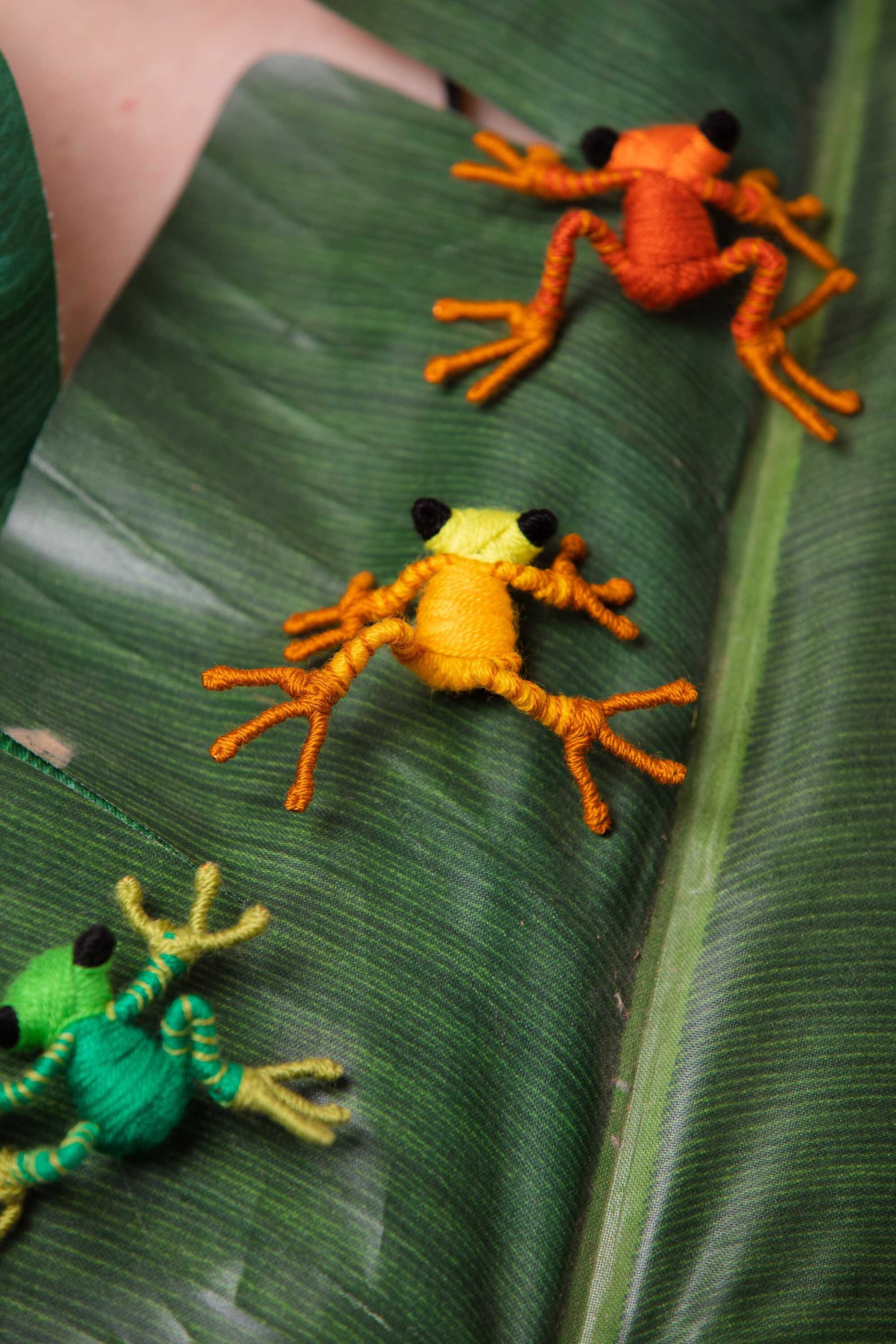 Broche en escultura textil