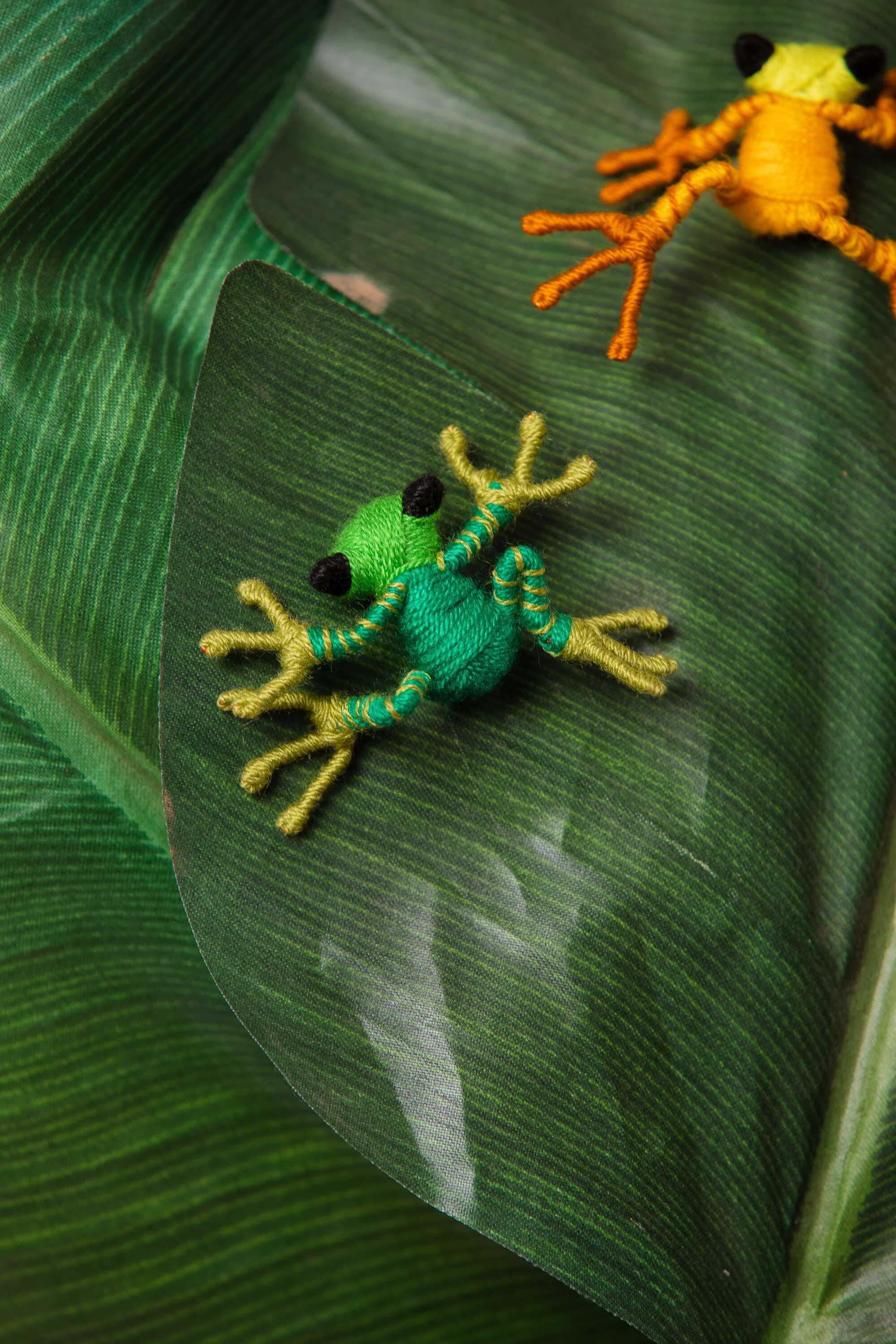 Broche en escultura textil