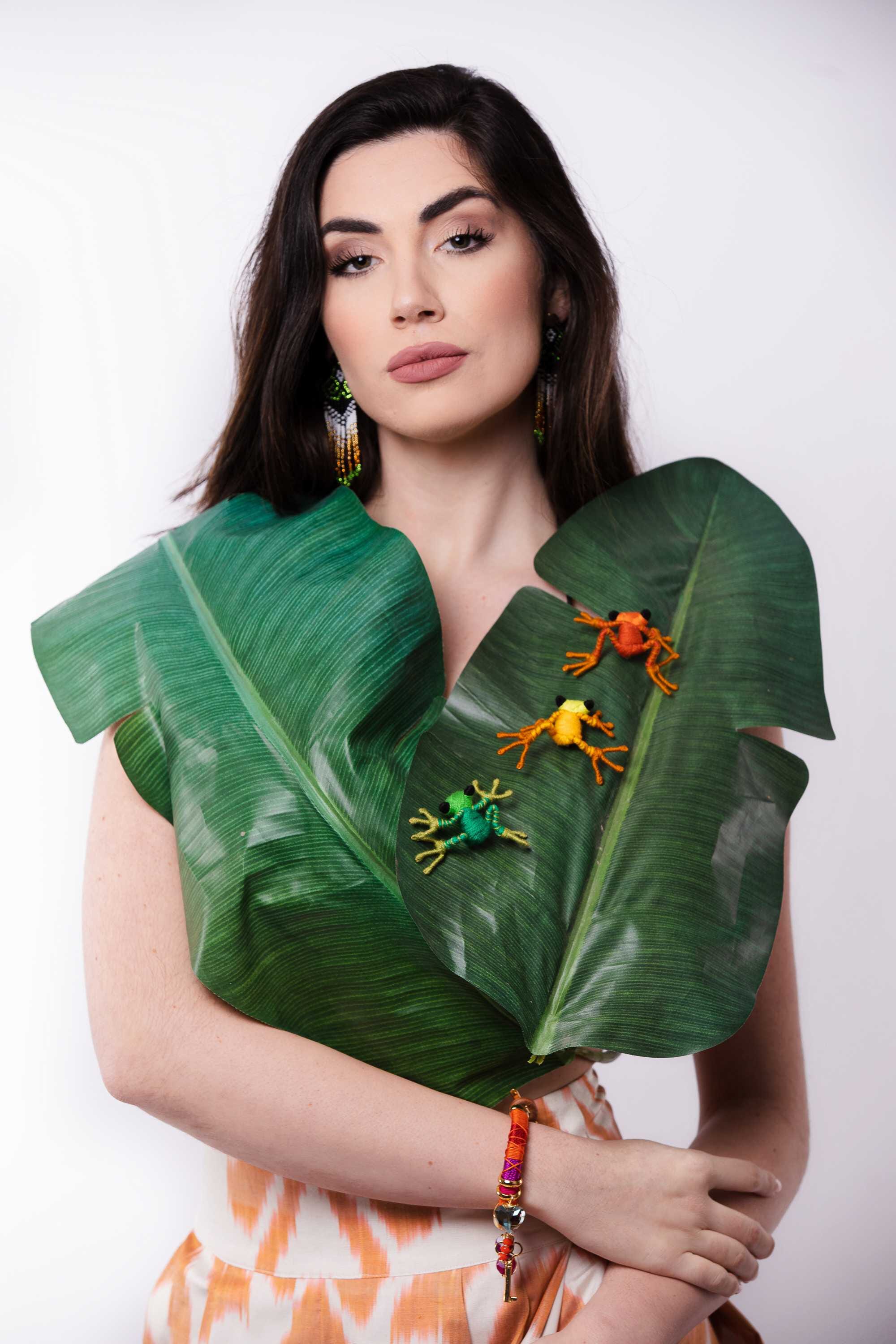 Broche en escultura textil