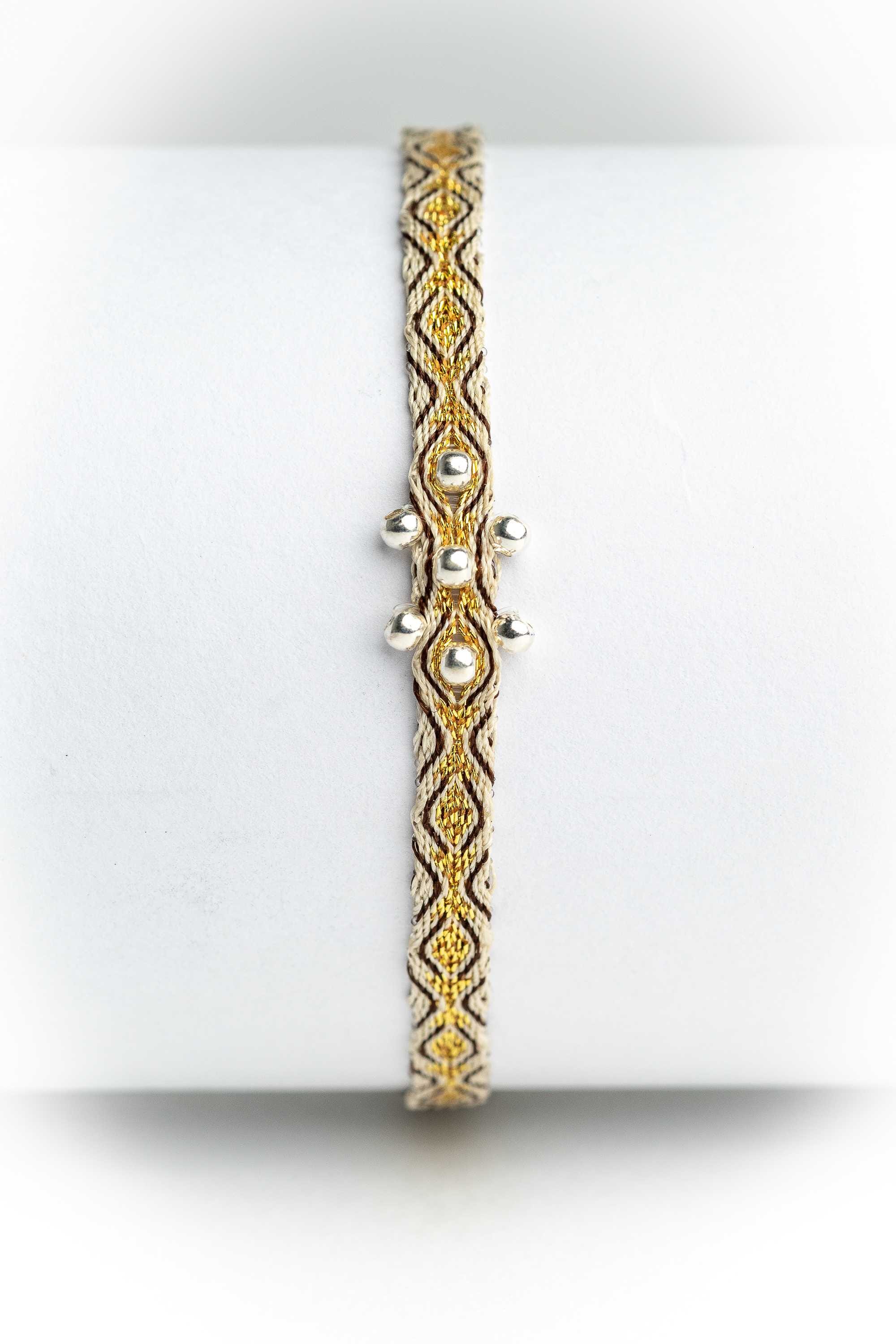 Pulsera hilos con bolitas plata