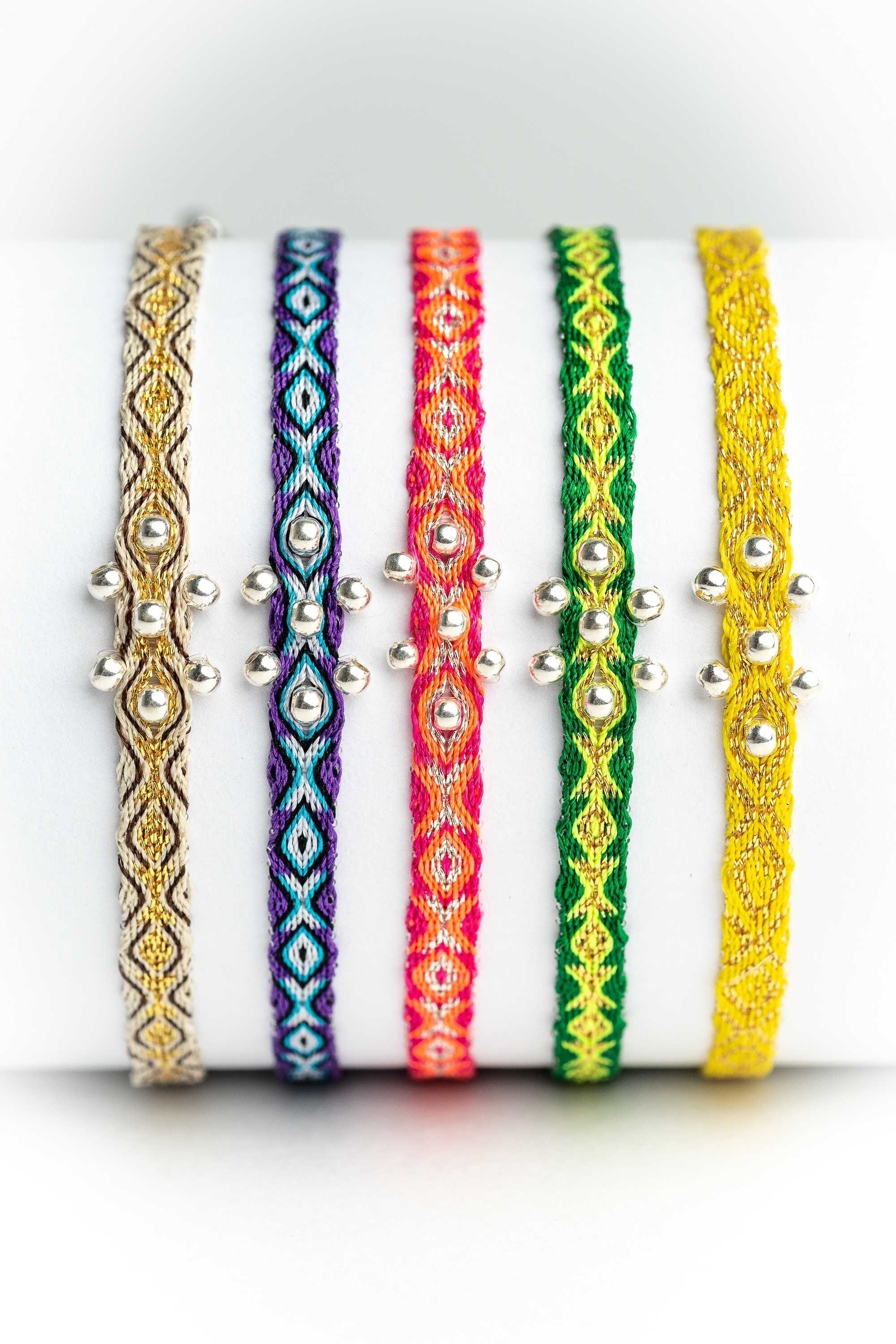 Pulsera hilos con bolitas plata