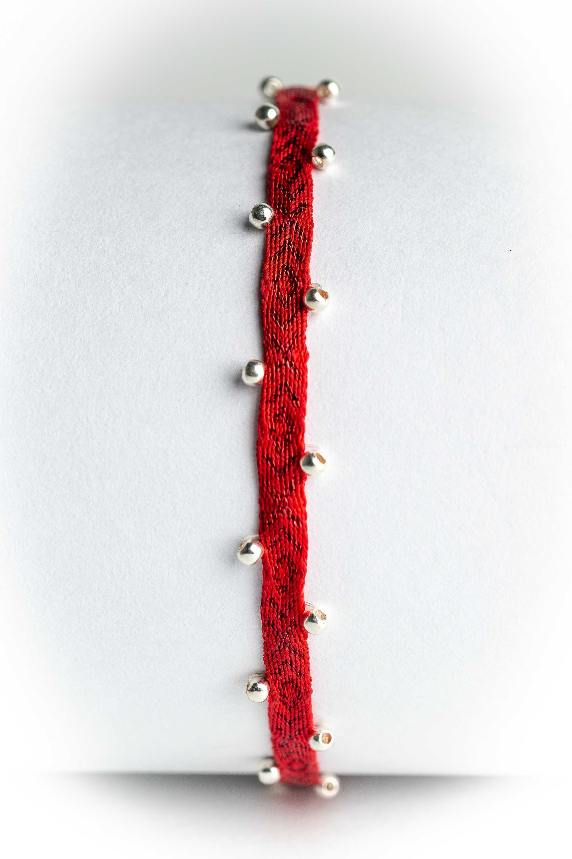 Pulsera hilos con bolitas plata