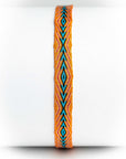 Pulsera de hilos tejidos a mano