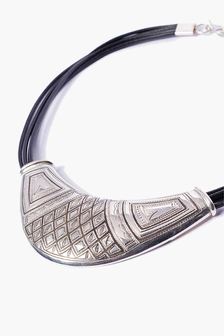 Collar Tuareg de plata de ley 925 y cuero