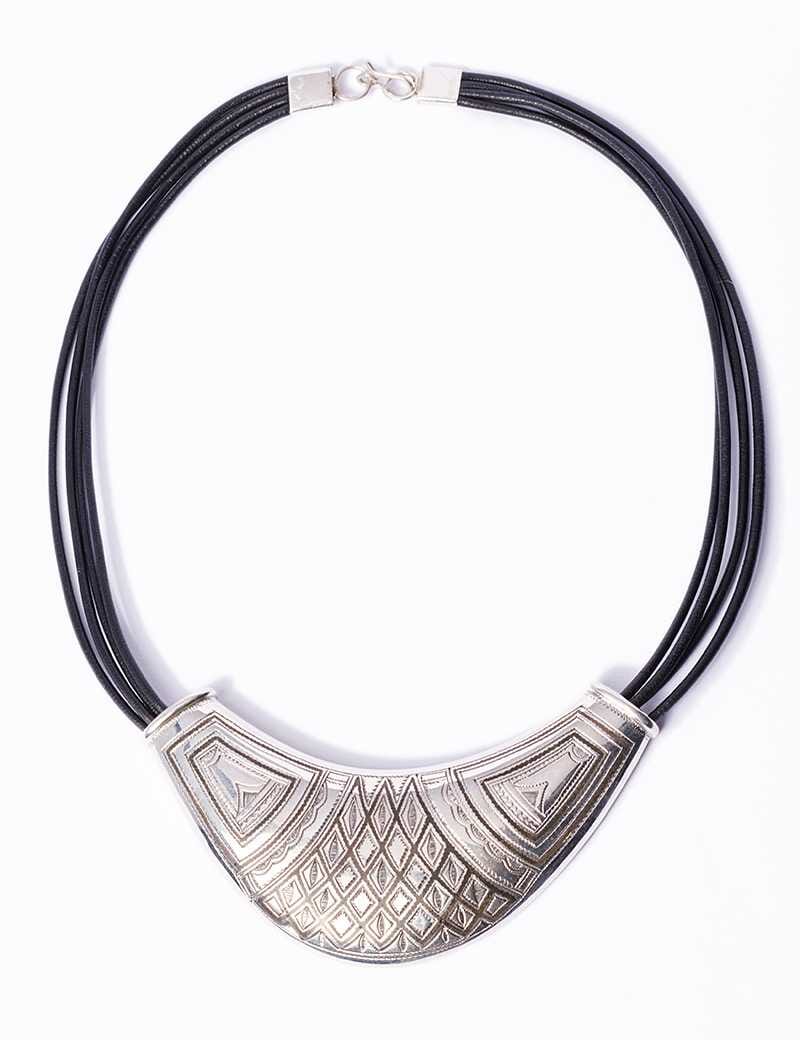 Collar Tuareg de plata de ley 925 y cuero