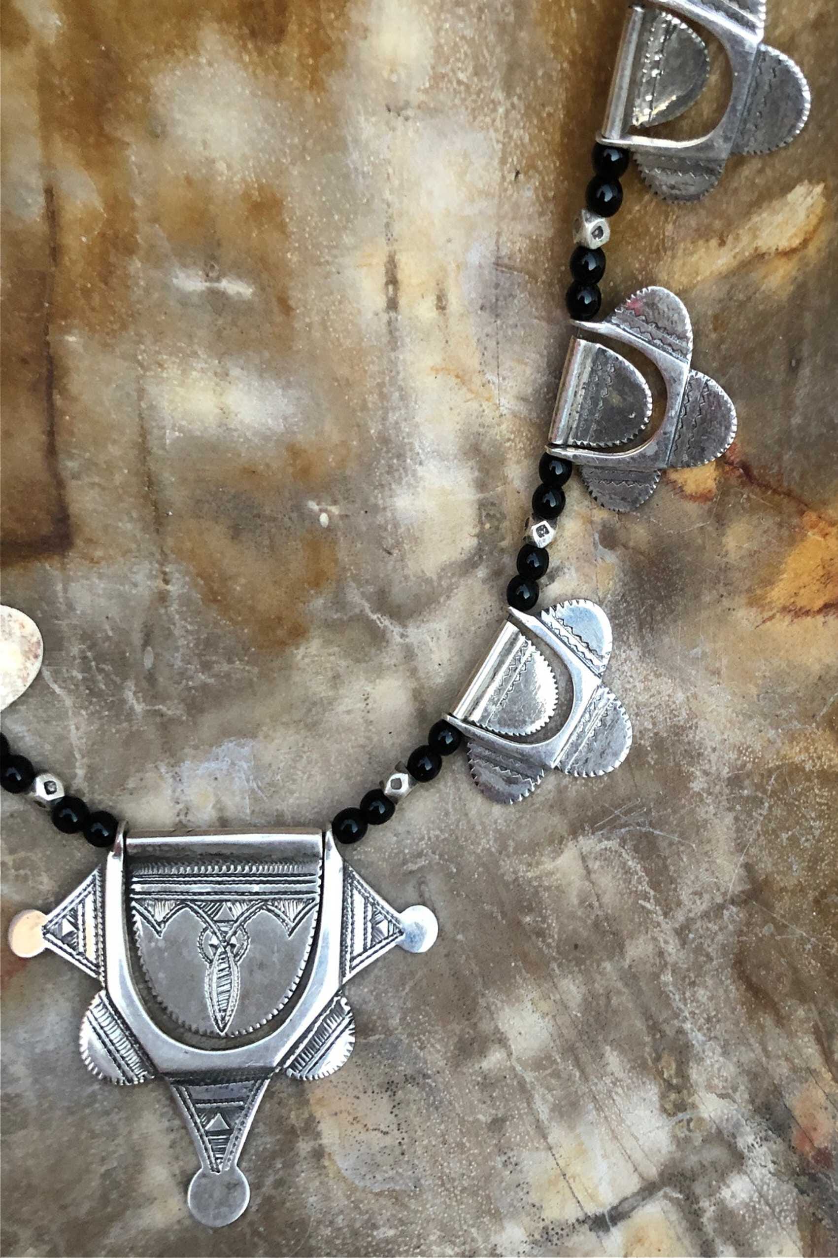 Collar Tuareg de plata de ley 925 y ónix