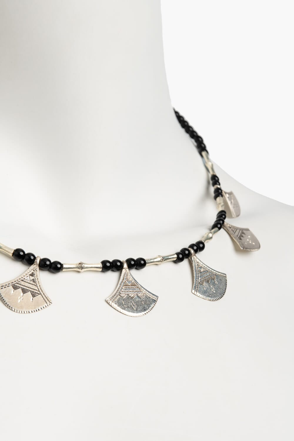 Collar Tuareg de plata de ley 925 y ónix