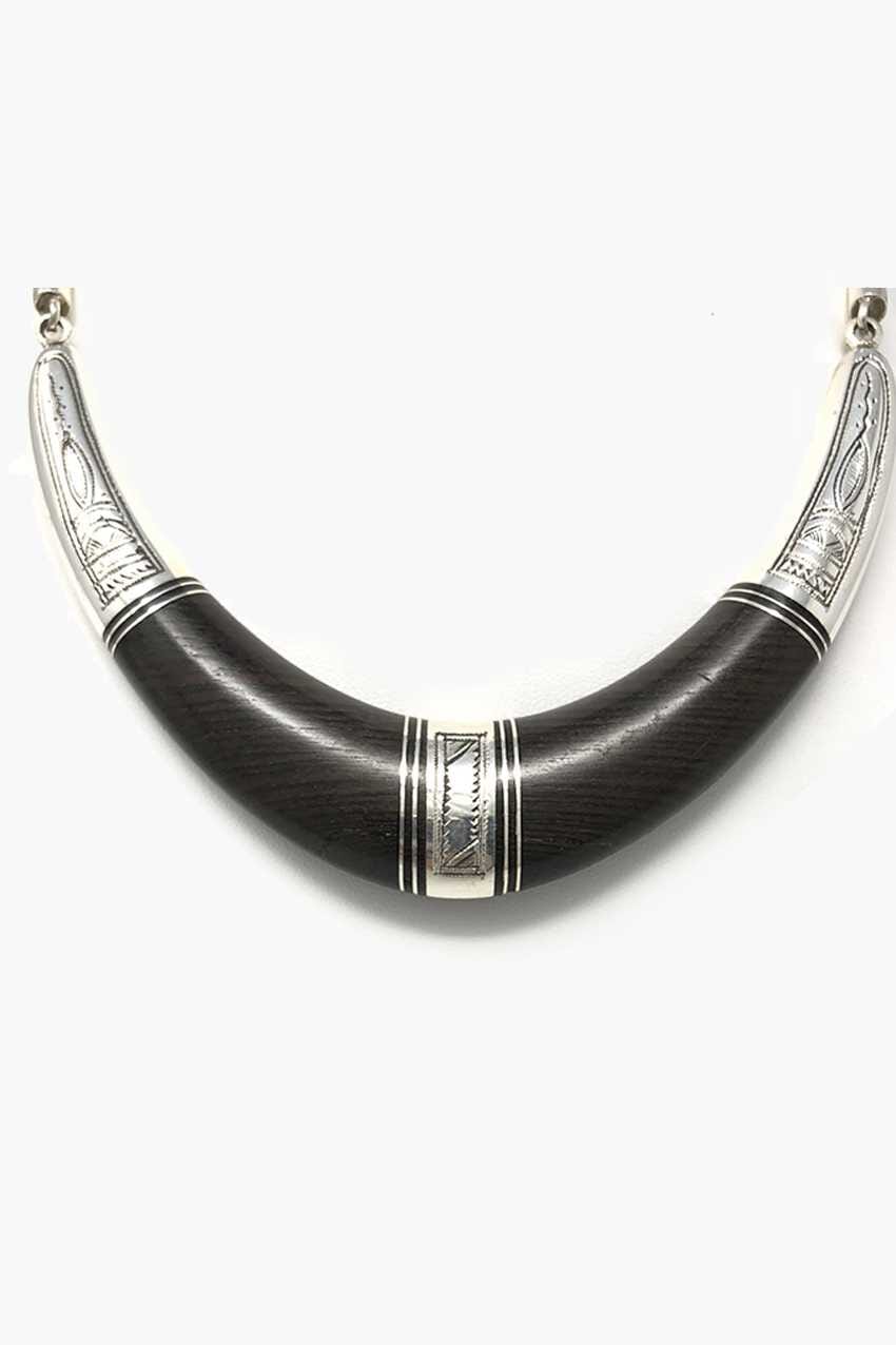Collar Tuareg de plata de ley 925, ébano y cuero