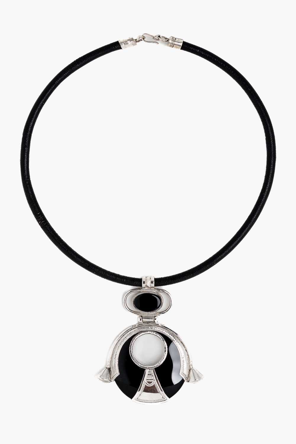 Collar Tuareg de plata de ley 925 y onix