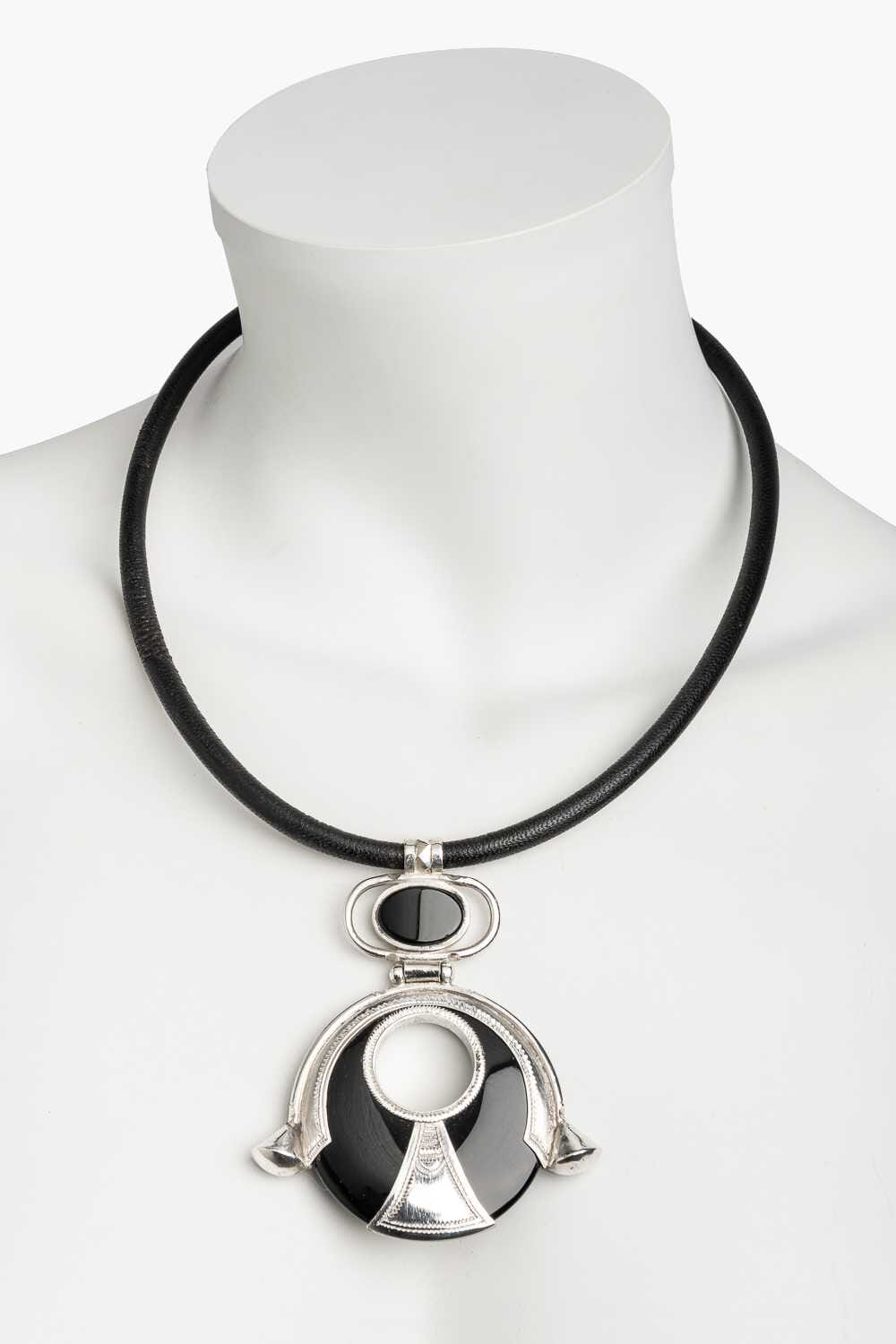 Collar Tuareg de plata de ley 925 y onix