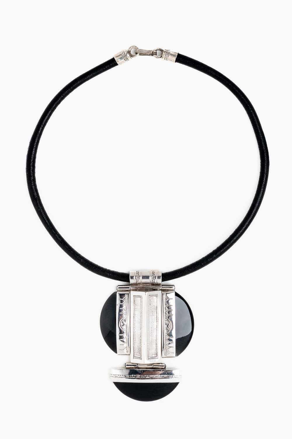 Collar Tuareg de plata de ley 925 y ónix