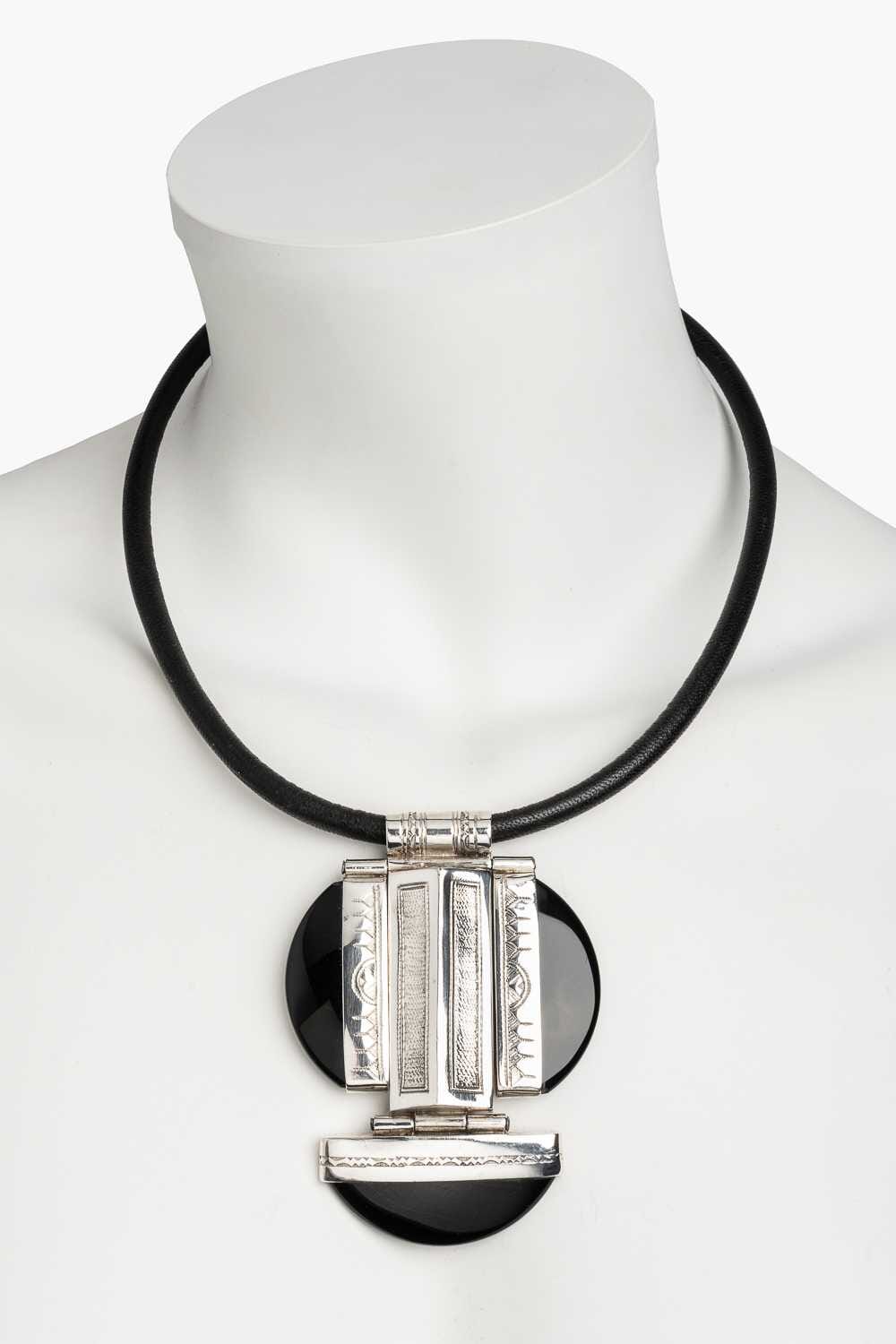 Collar Tuareg de plata de ley 925 y ónix