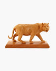 Tigre tallado en madera de cedro