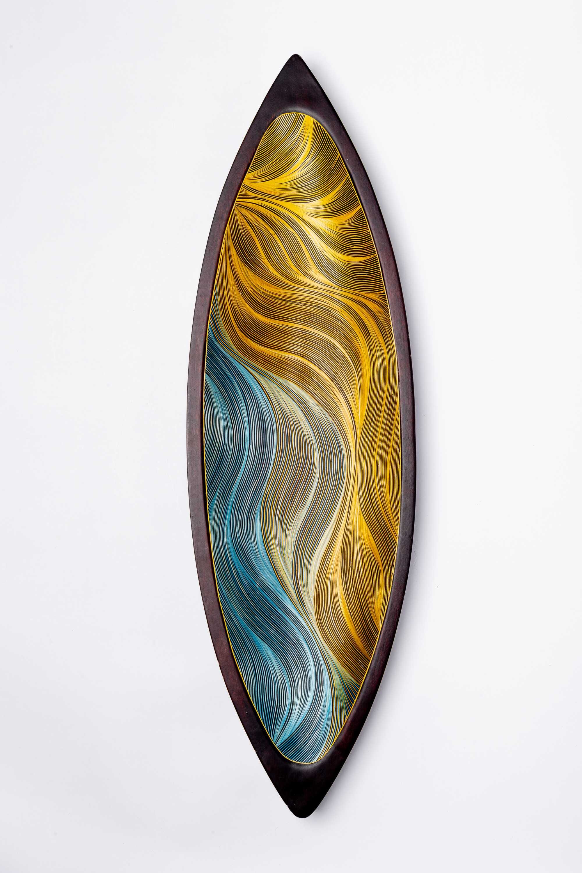 Bandeja de madera forrada de trigo