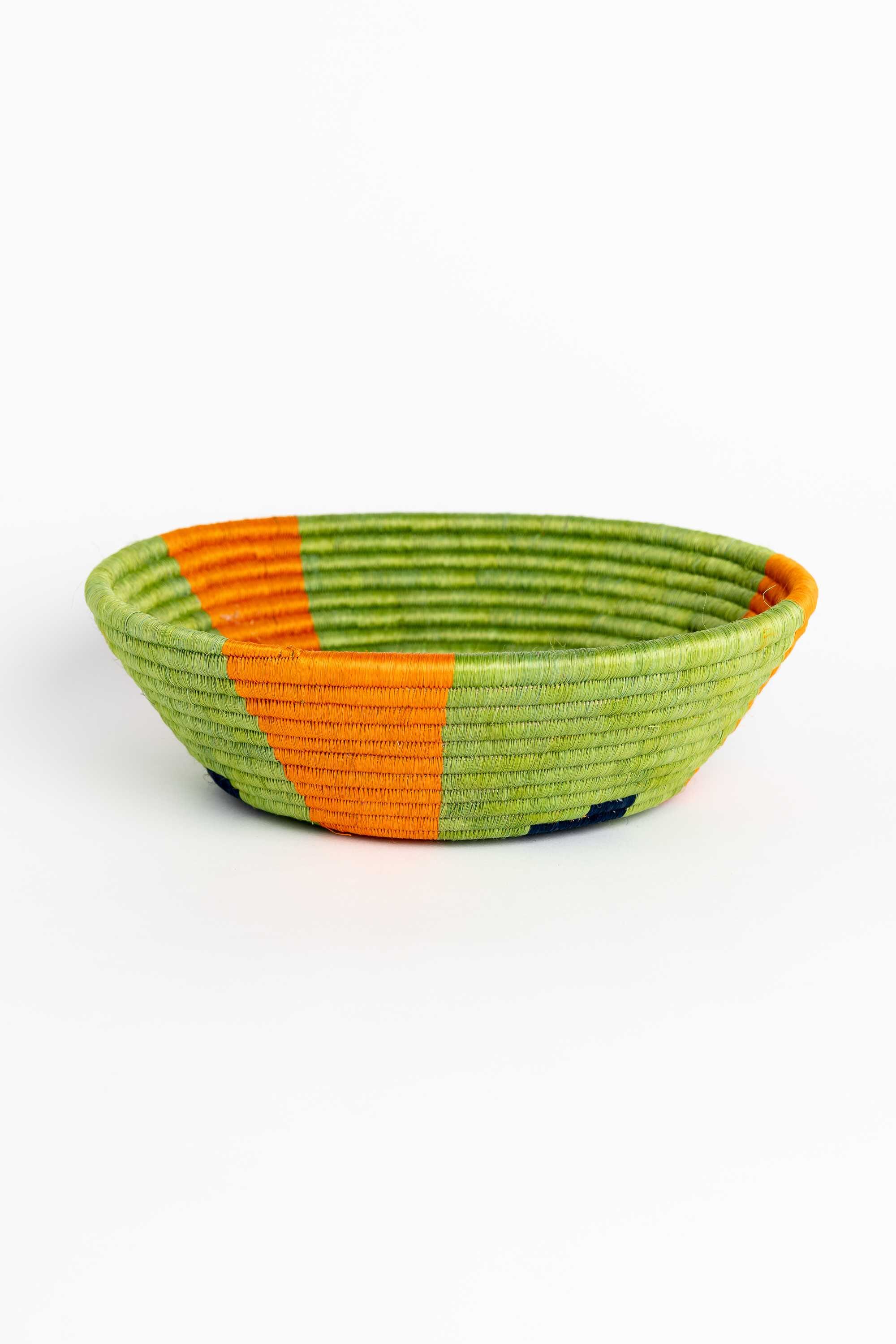 Panera o cesto en paja y fique