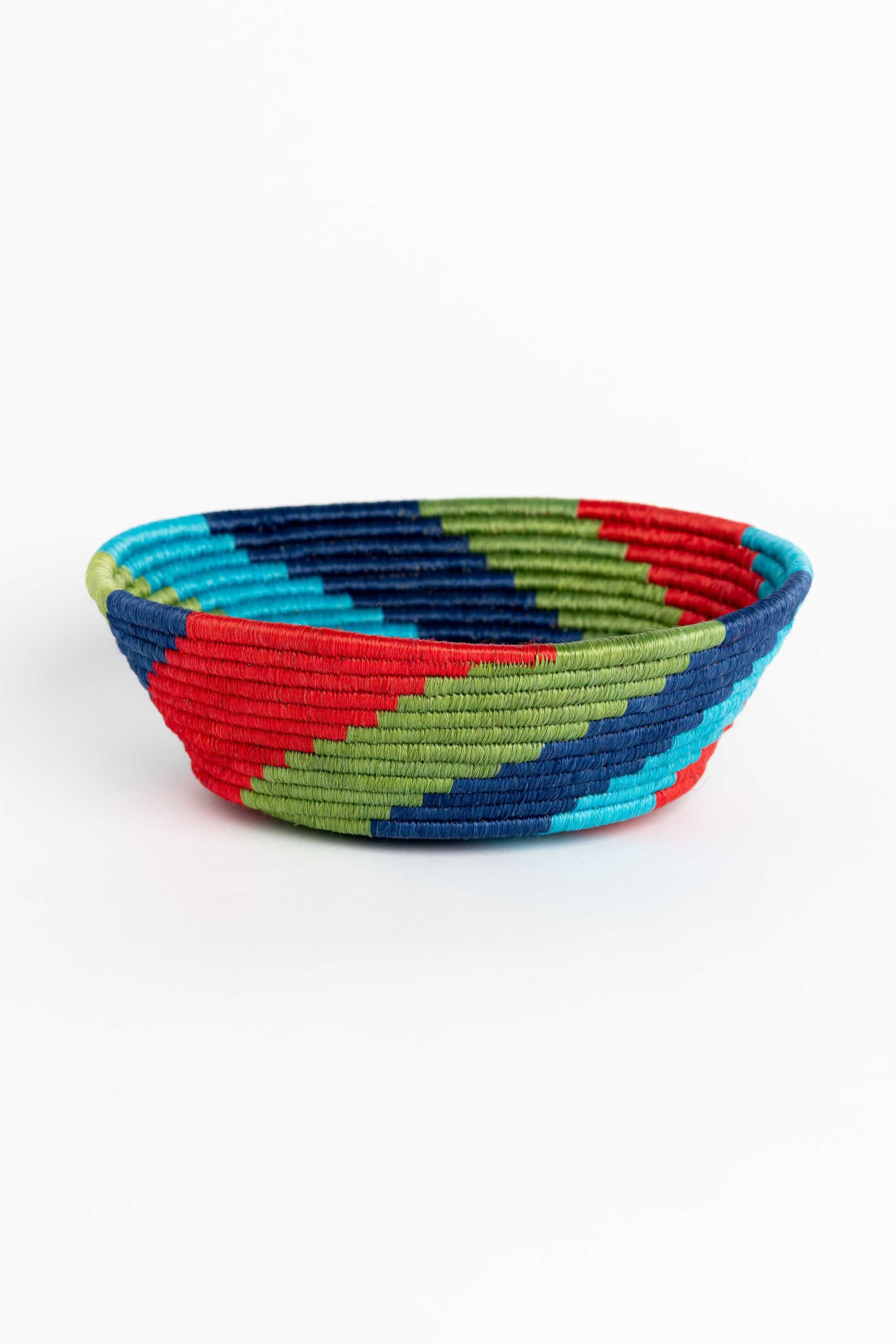 Panera o cesto en paja y fique