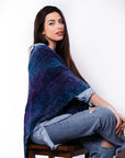 Poncho de bambú tejido en telar manual
