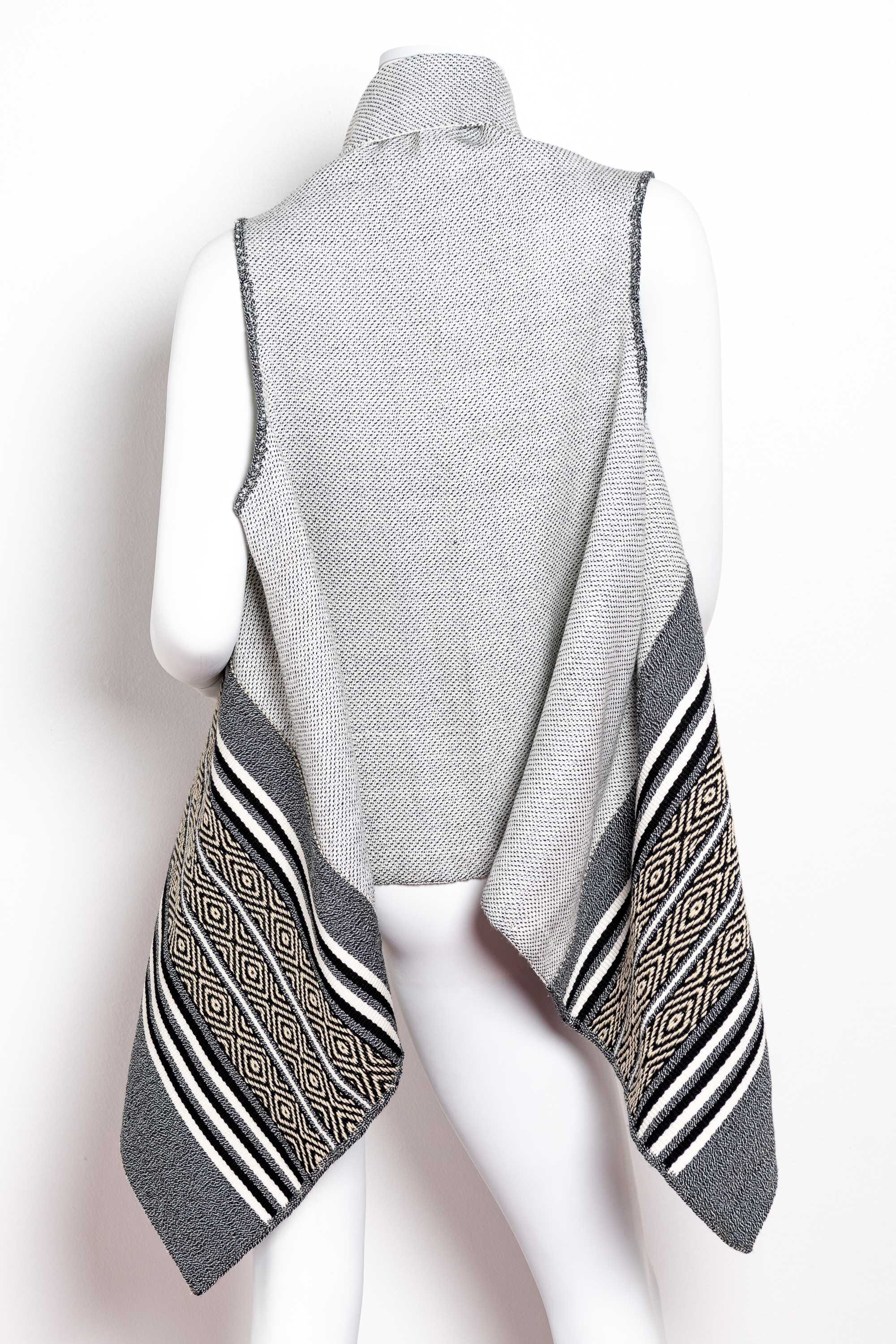 Chaleco en lana telar manual