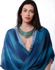 Poncho de bambú tejido en telar manual
