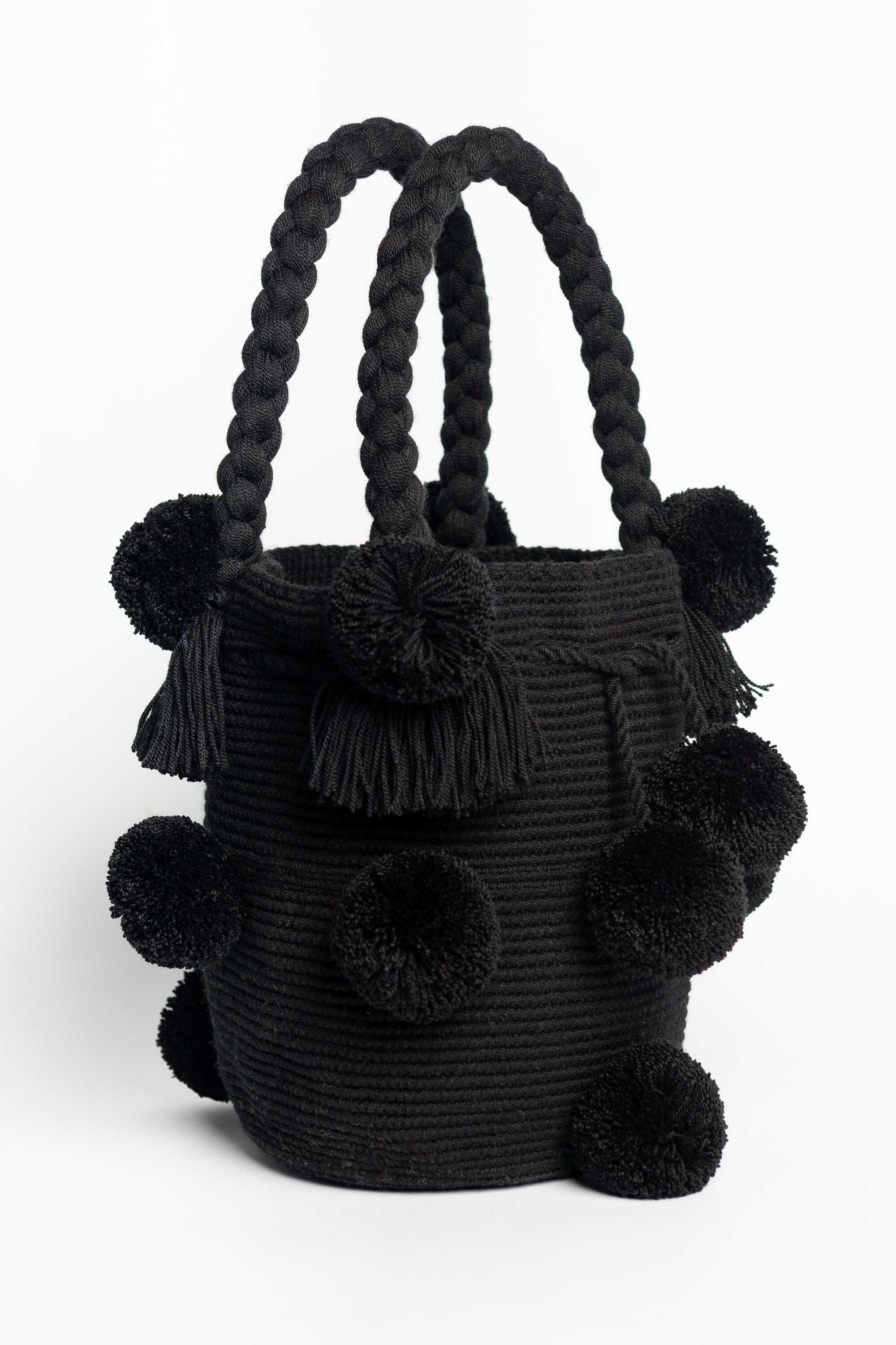 Bolso de hombro con pompones