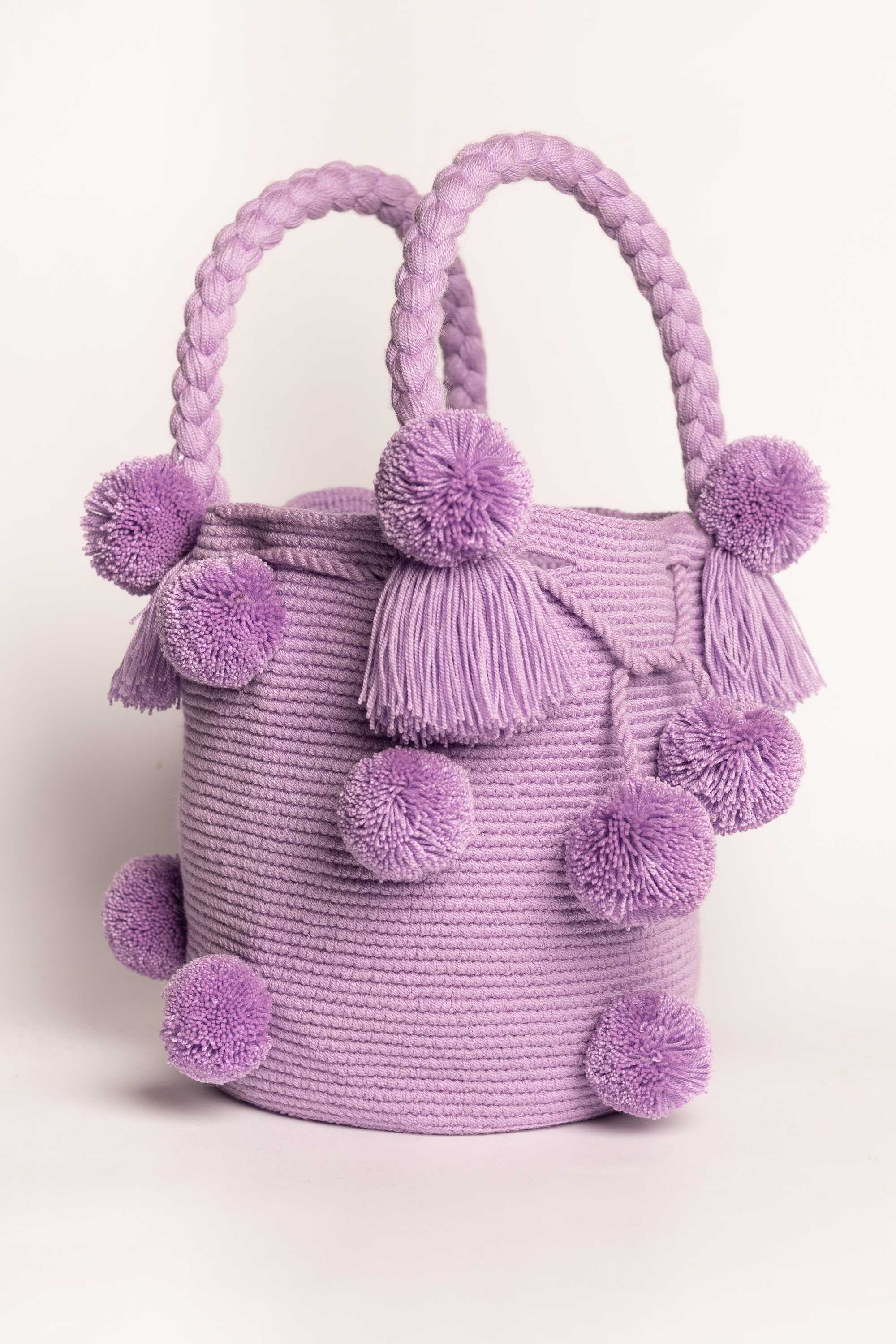 Bolso de hombro con pompones