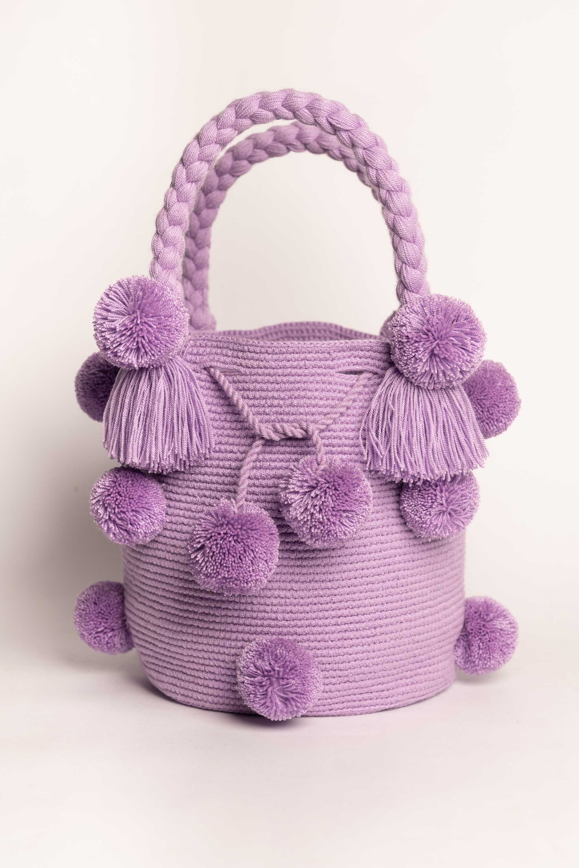 Bolso de hombro con pompones