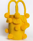 Bolso de hombro con pompones