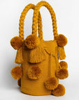 Bolso de hombro con pompones