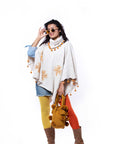 Bolso de hombro con pompones