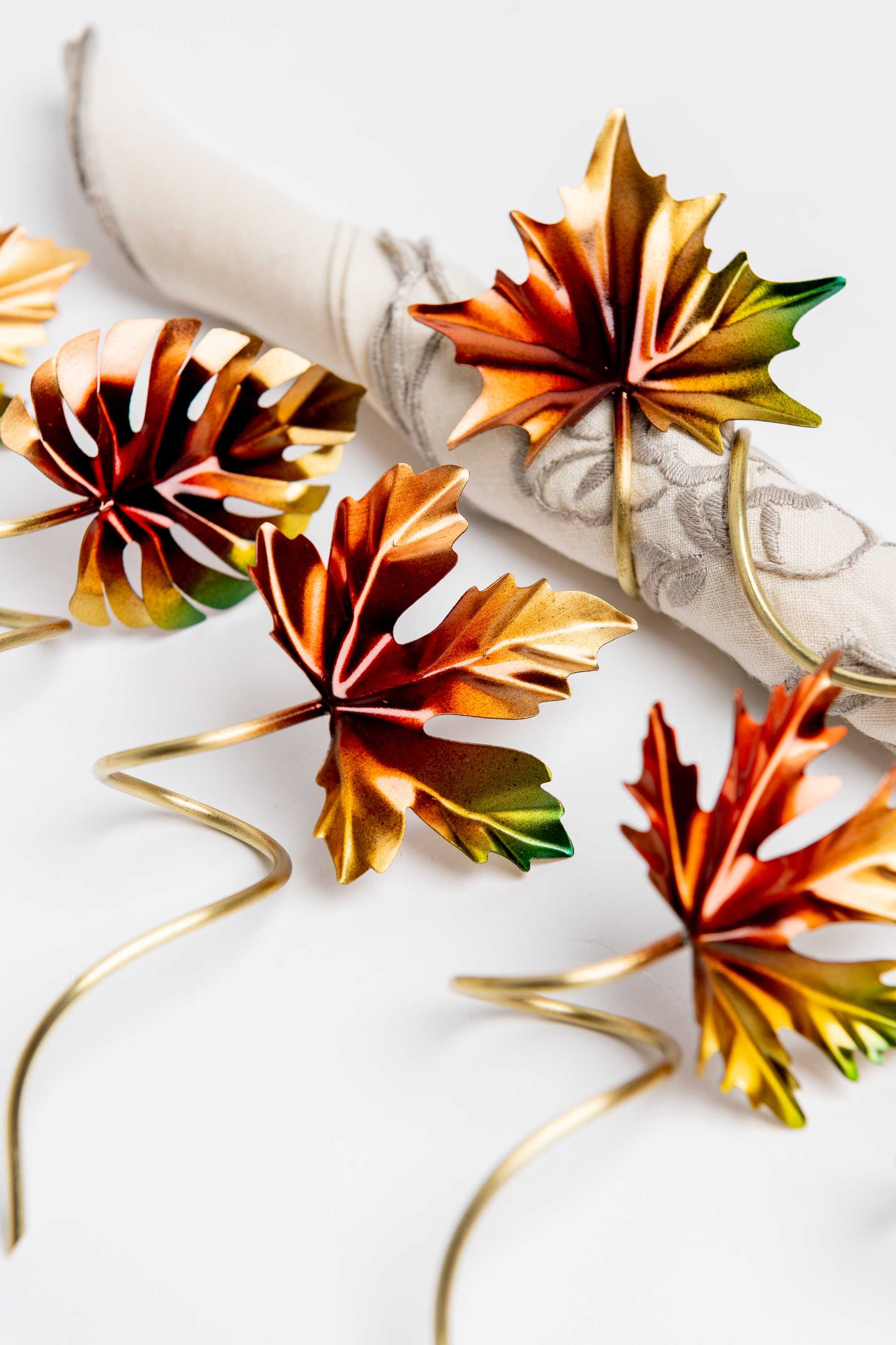 Juego de seis servilleteros en bronce