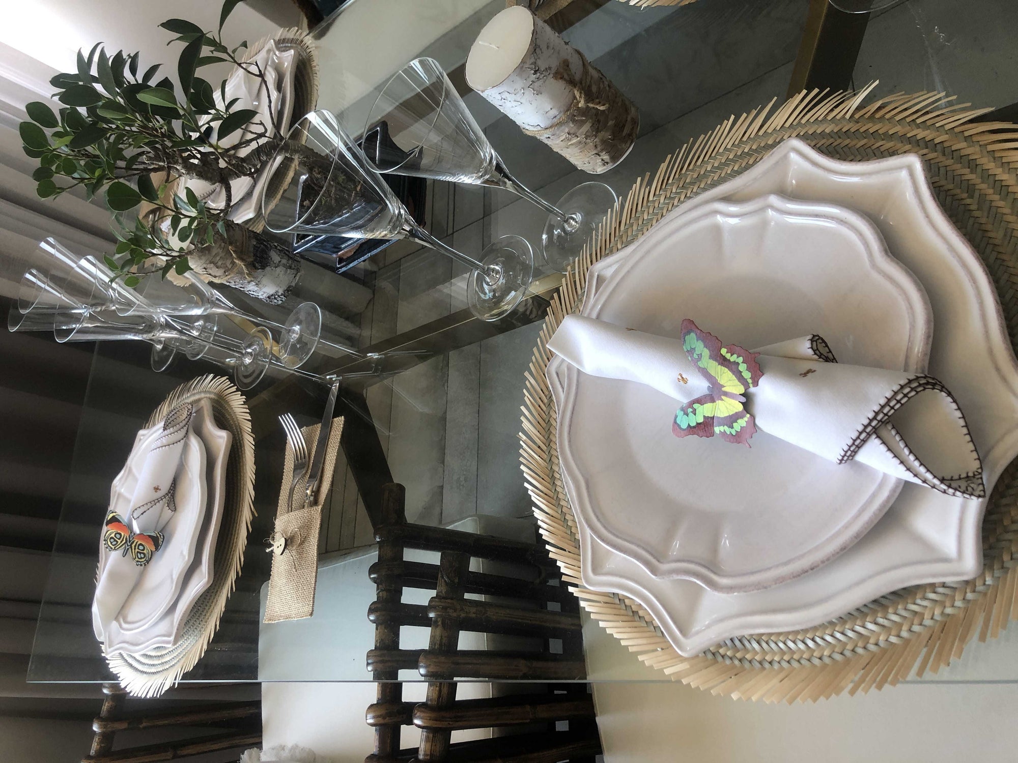 Juego de cuatro servilleteros en bronce