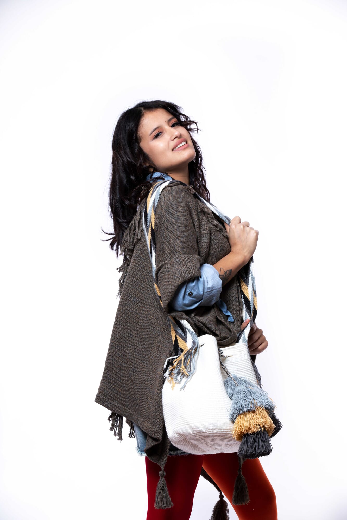 Bolso bandolera Wayuu con seis borlas