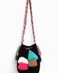 Bolso bandolera Wayuu con seis borlas