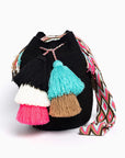Bolso bandolera Wayuu con seis borlas