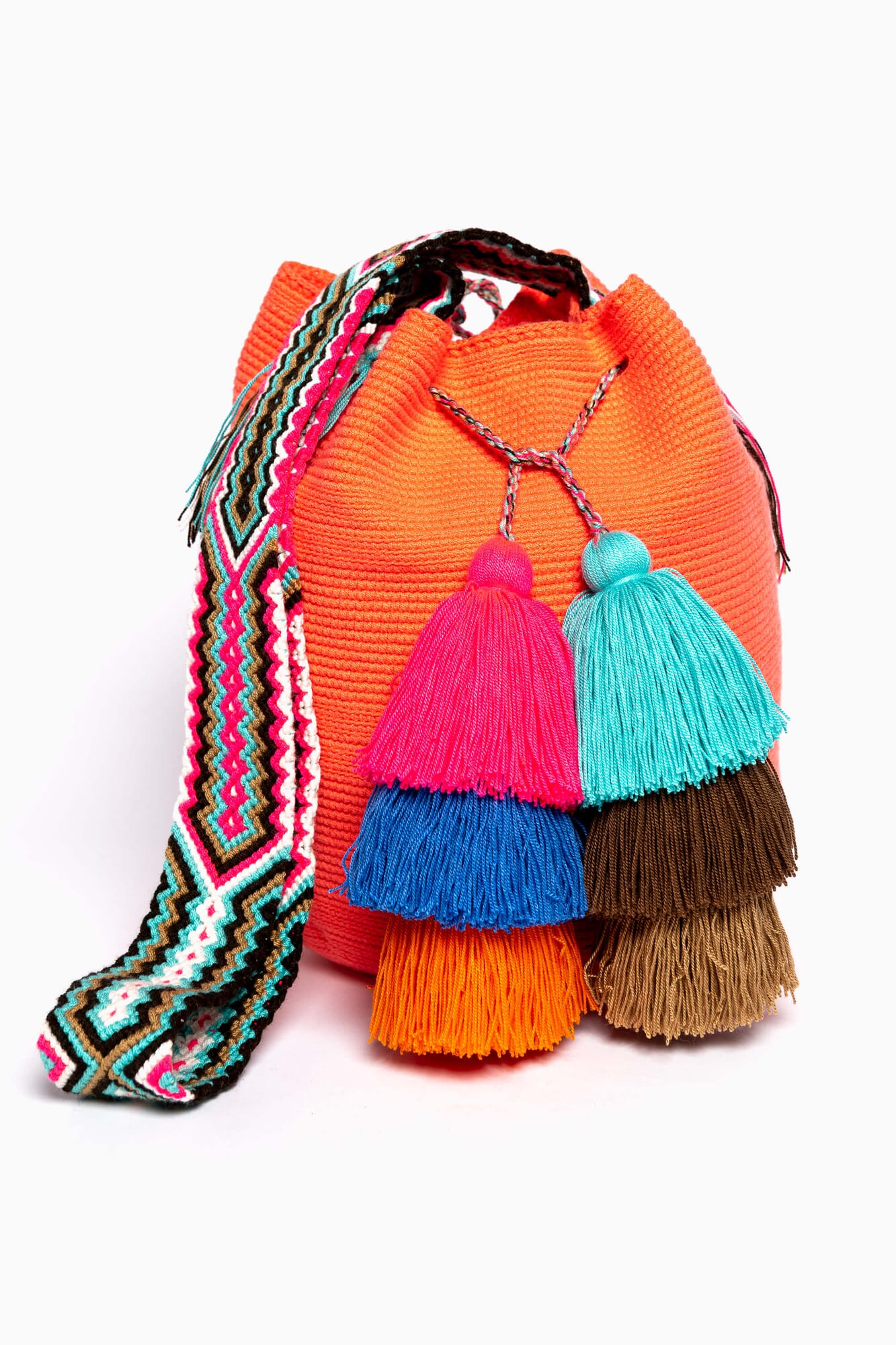 Bolso bandolera Wayuu con seis borlas