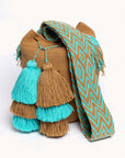 Bolso bandolera Wayuu con seis borlas