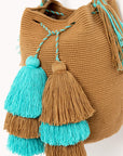 Bolso bandolera Wayuu con seis borlas