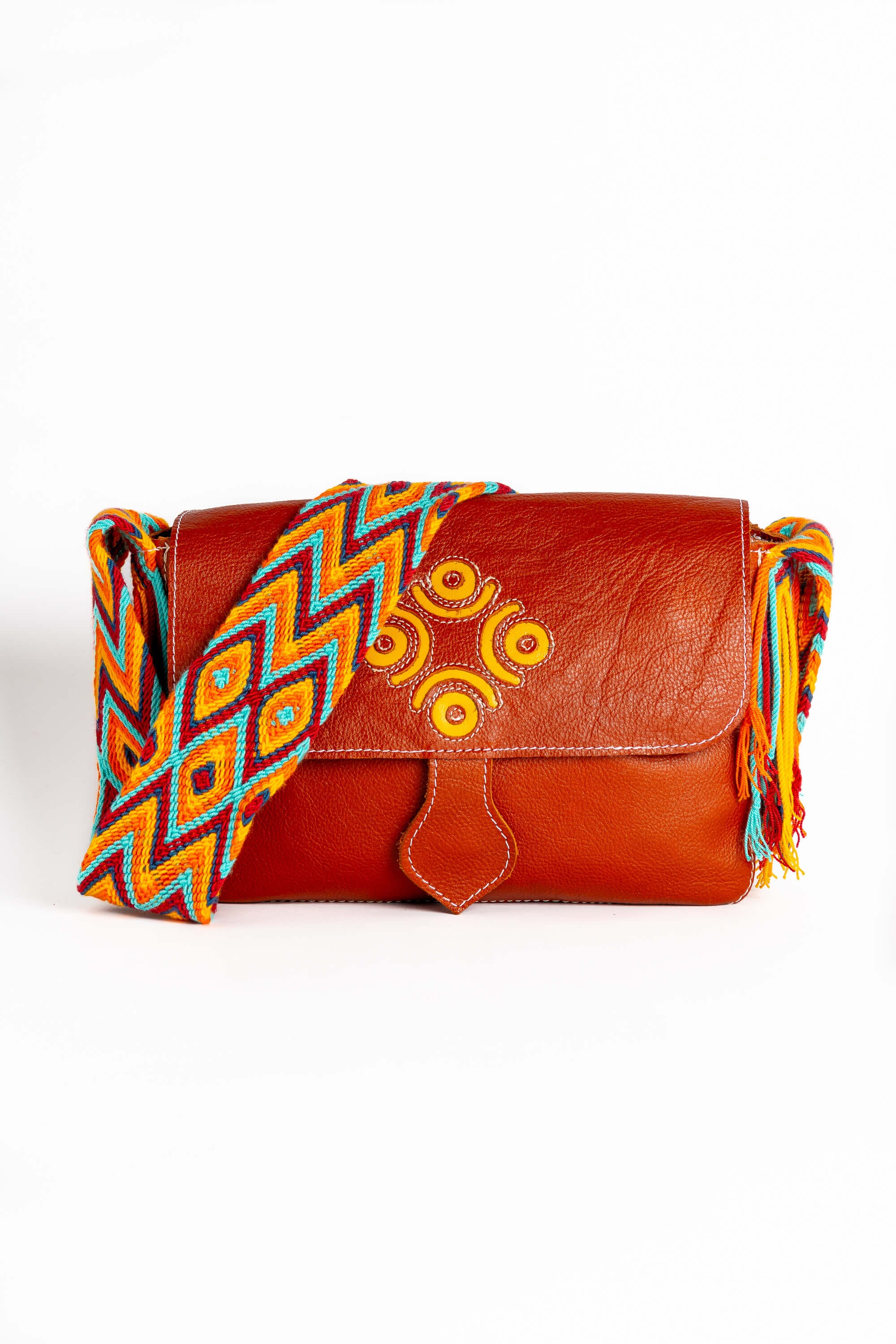 Bolso bandolera en cuero con asa Wayuu