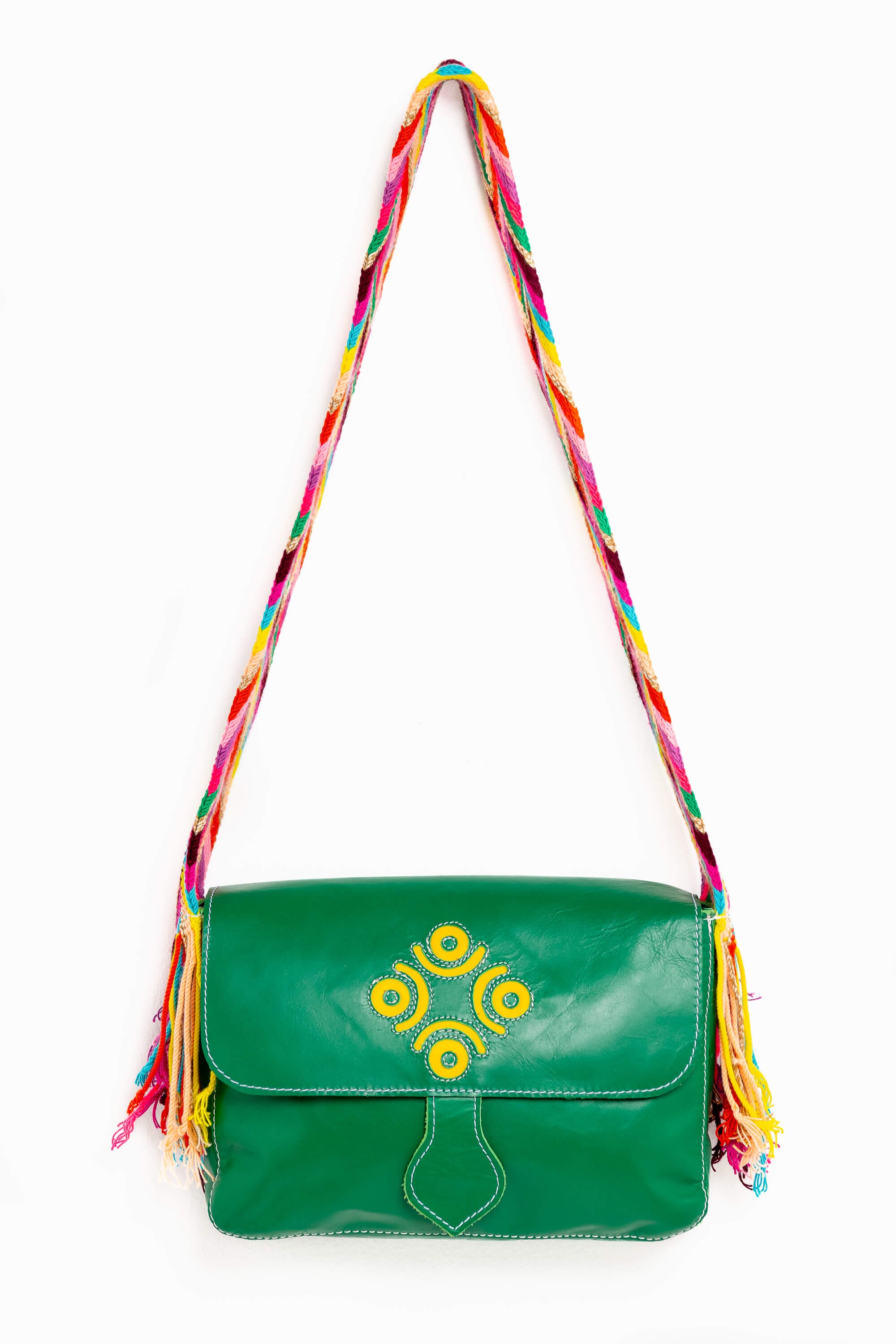 Bolso bandolera en cuero con asa Wayuu