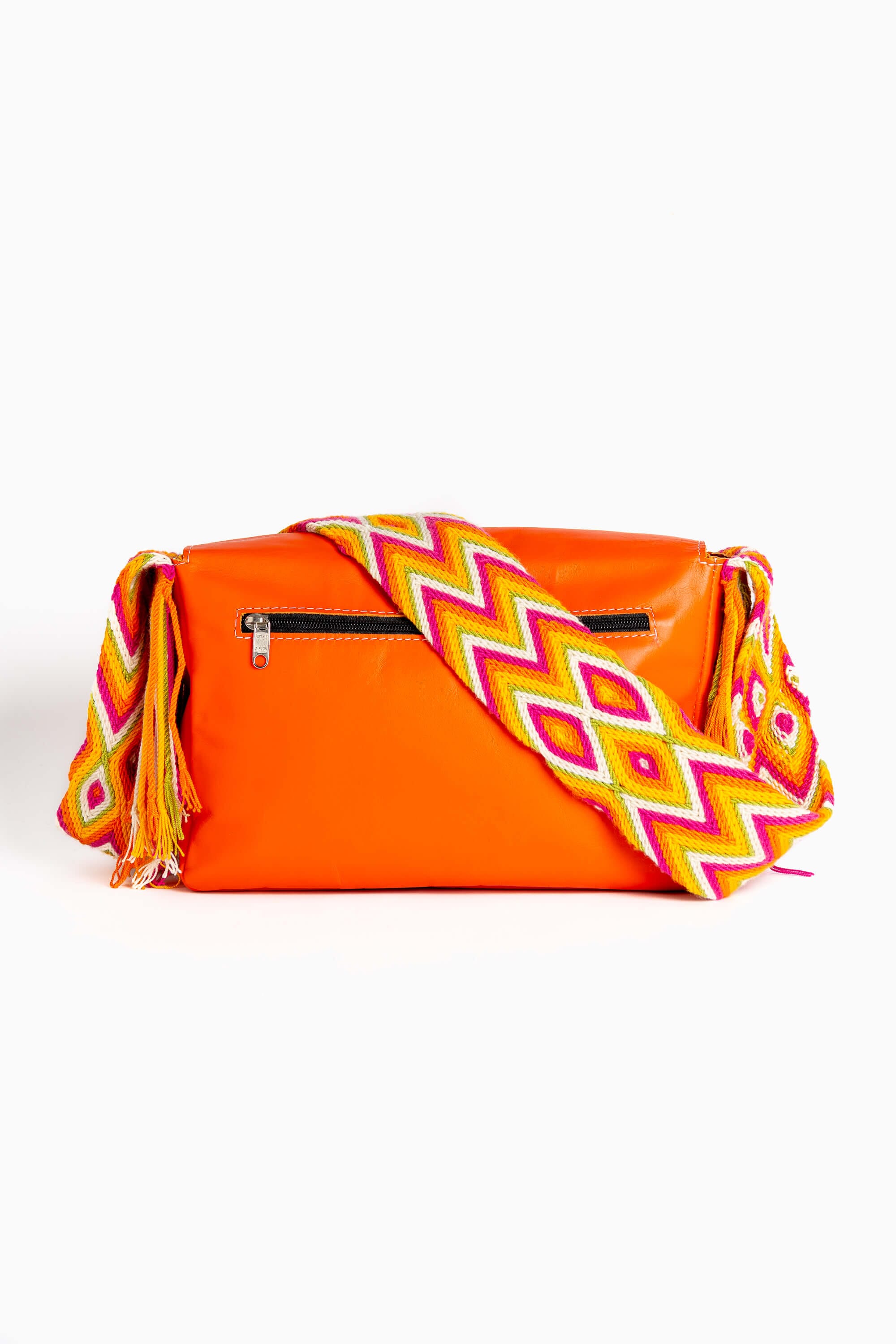 Bolso bandolera en cuero con asa Wayuu