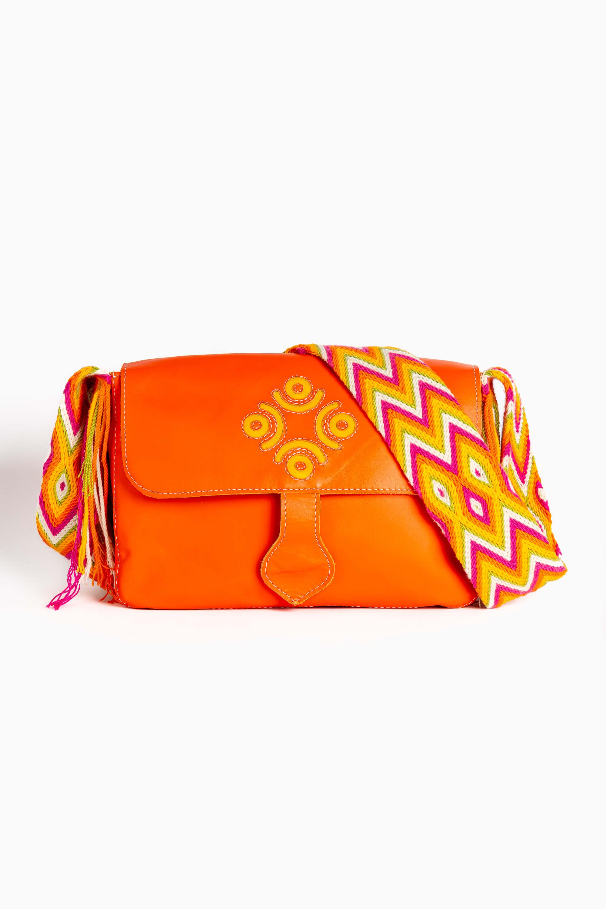 Bolso bandolera en cuero con asa Wayuu