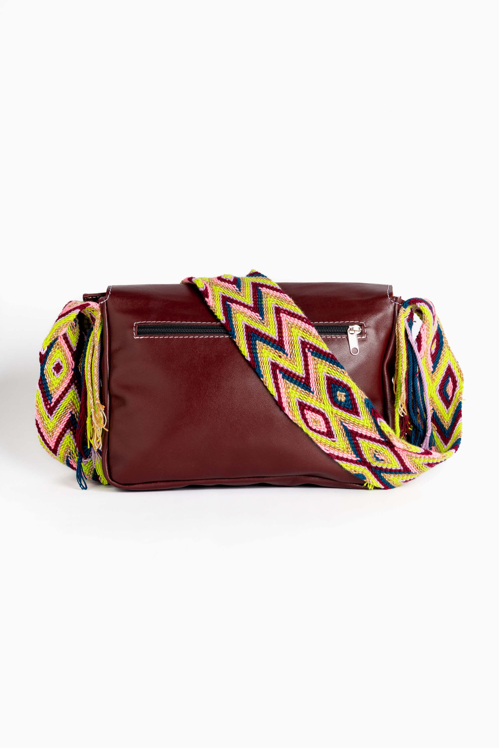 Bolso bandolera en cuero con asa Wayuu
