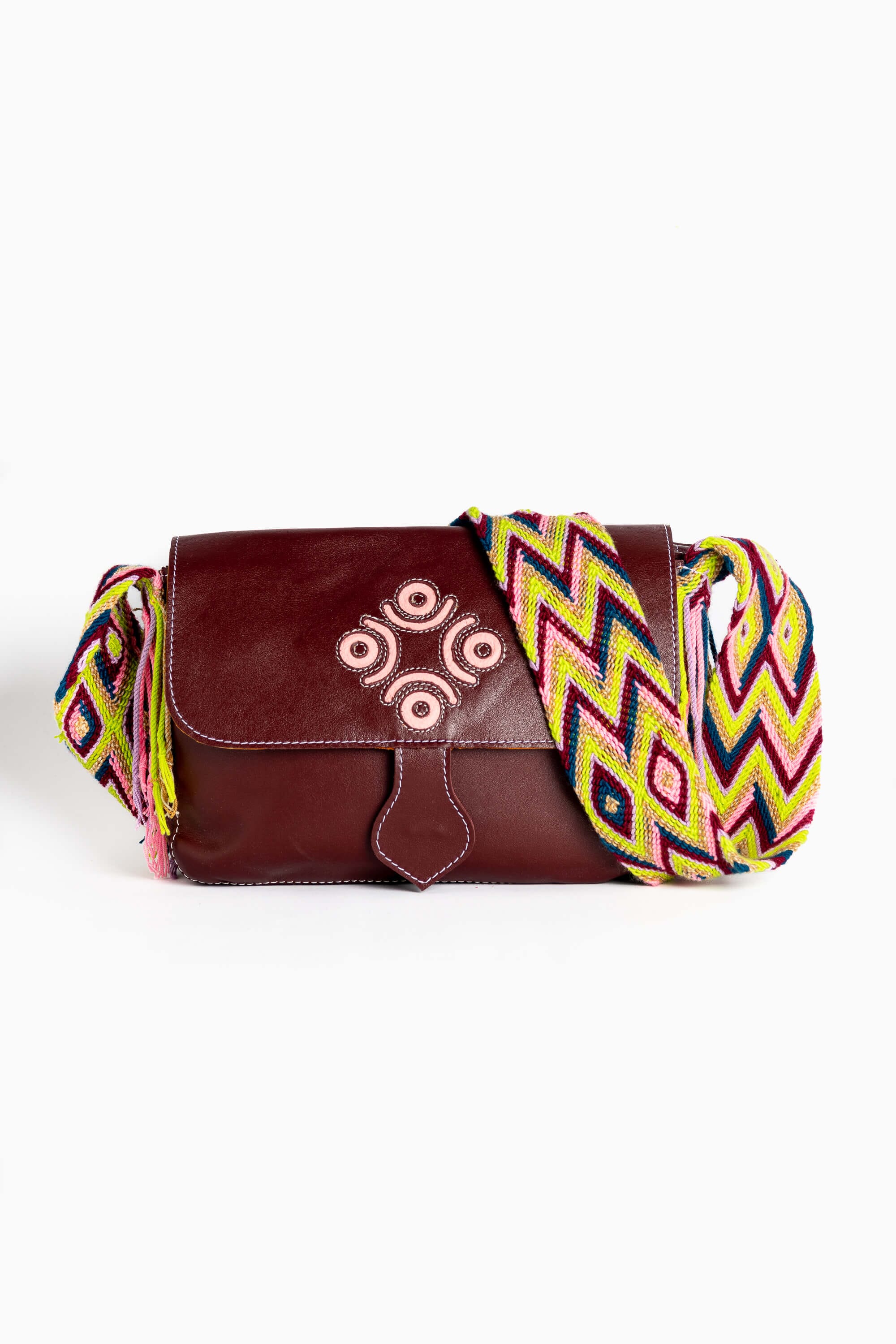 Bolso bandolera en cuero con asa Wayuu