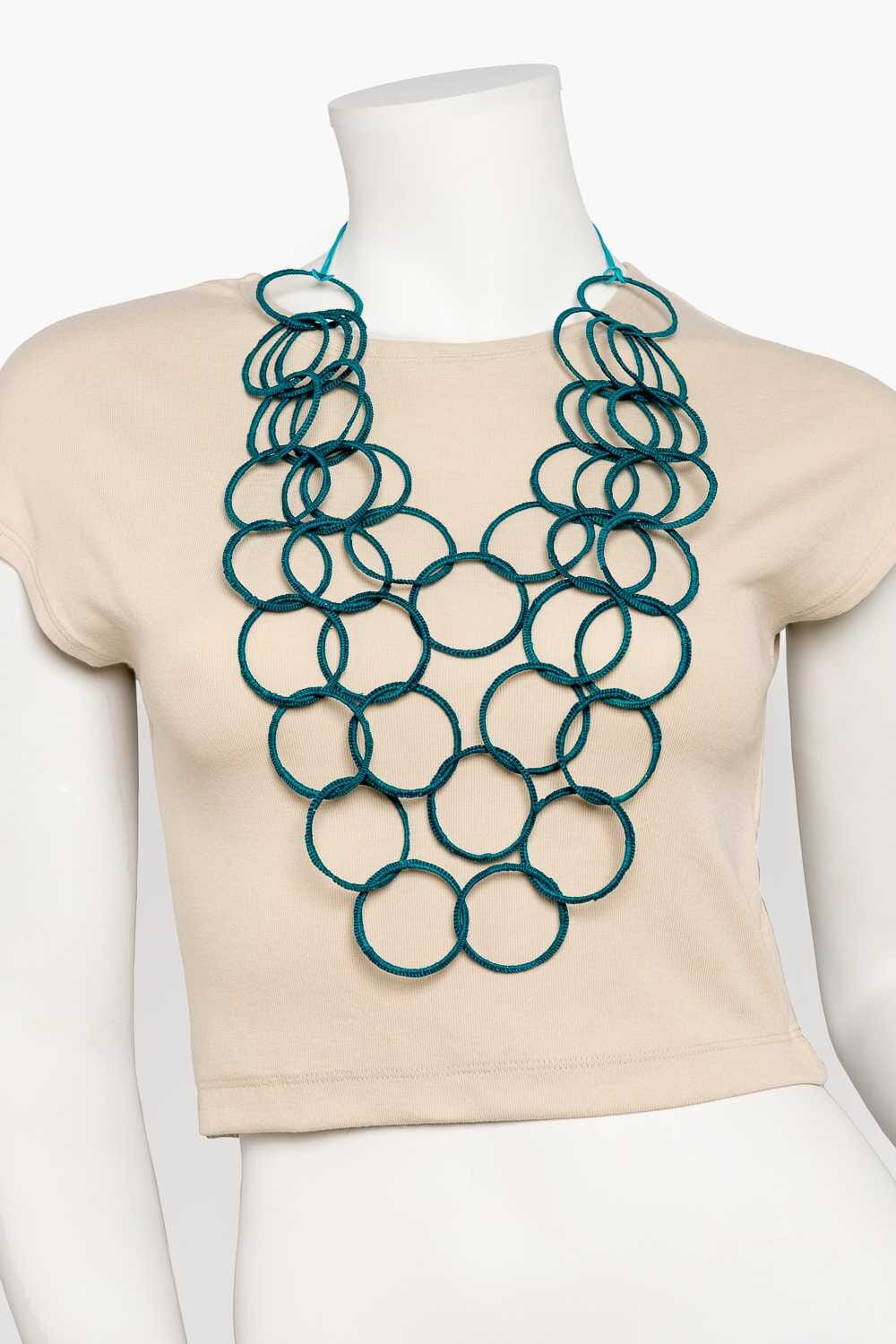 Collar en fibra vegetal