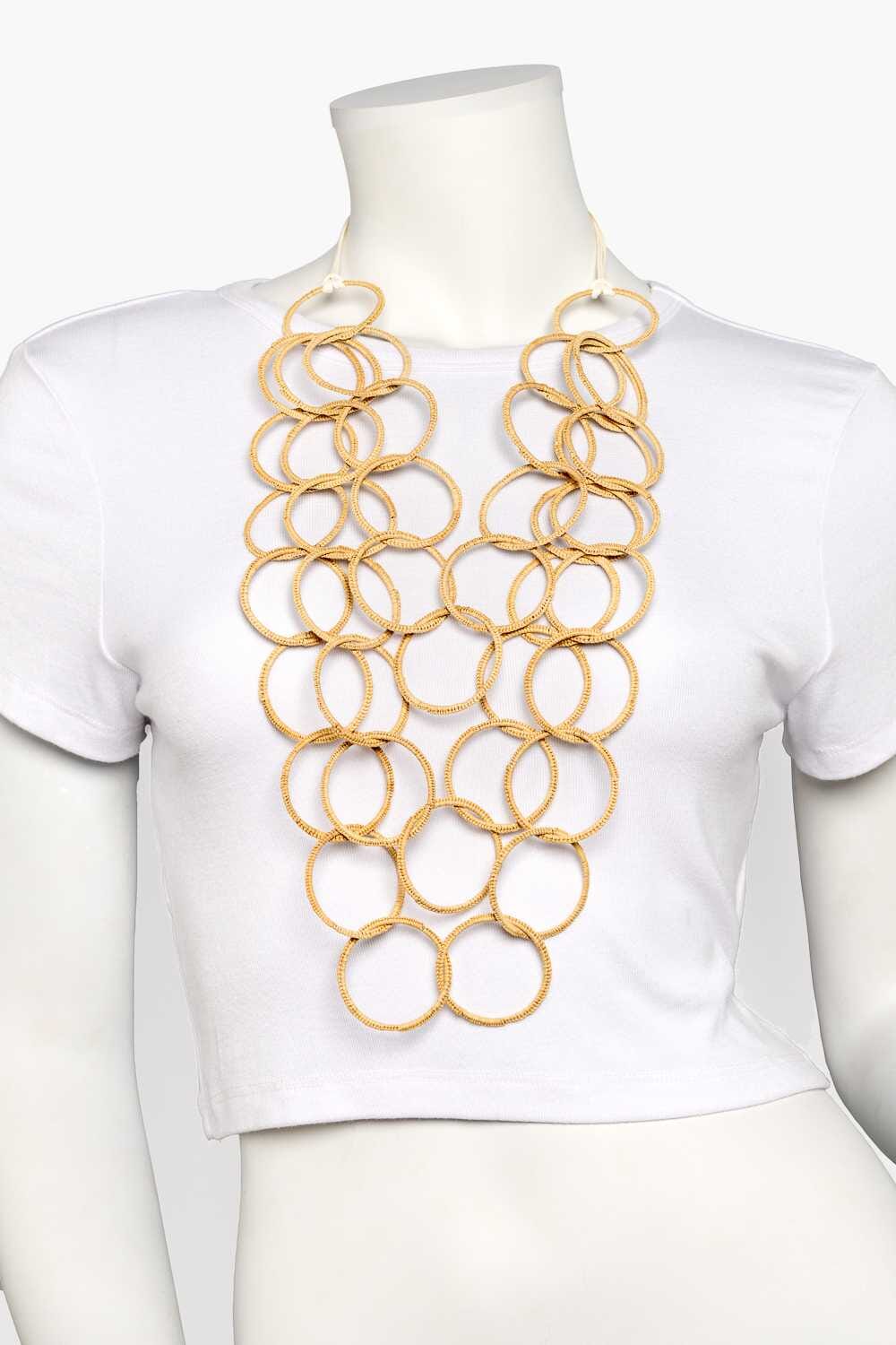 Collar en fibra vegetal