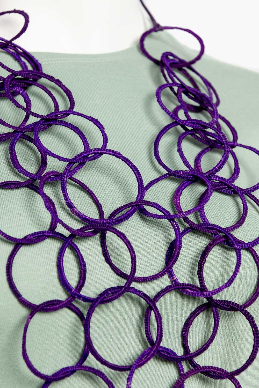 Collar en fibra vegetal