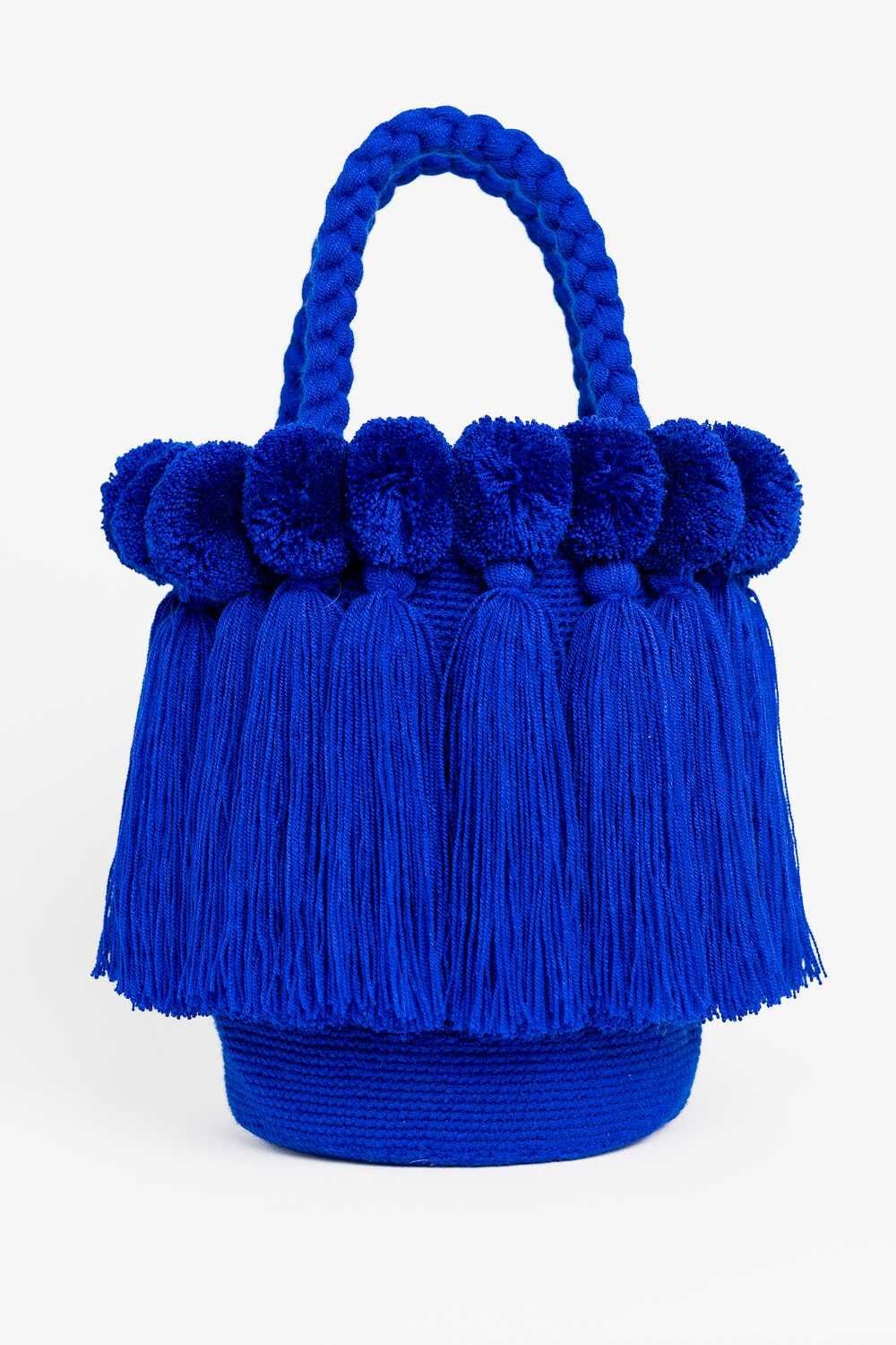 Bolso con pompones y borlas de algodón